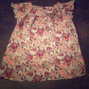 3T floral top