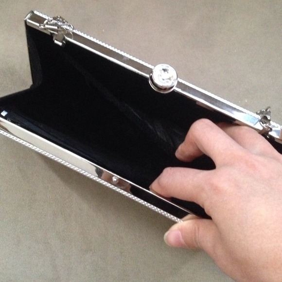 Clutche big sale - Picture 3 of 3