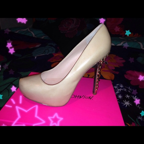 ⬇️⬇️Betsey Johnson Veraa heels!!!! Soo gorgeous!!!