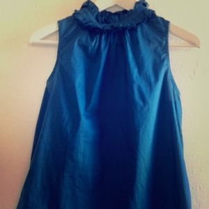 Ruffled collar sleeveless blouse