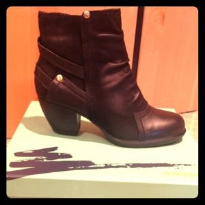 Antelope 655 Black Bootie