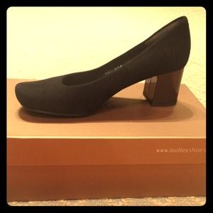 Black suede Audley heel