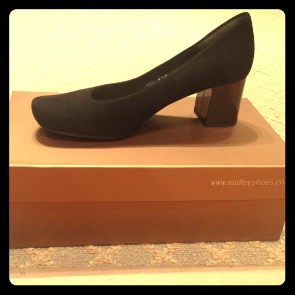 Audley black suede
