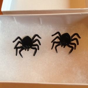Black spider earrings.