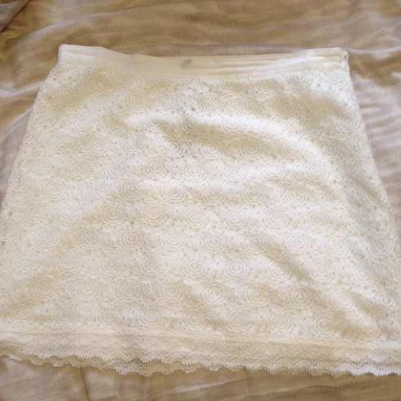 ❌❌SOLD in bundle❌❌White lace skirt