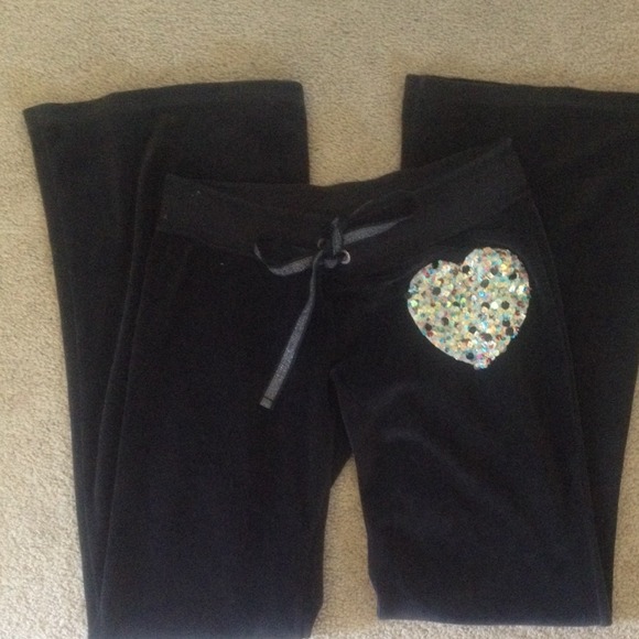 ❤️SOLD SOLD❤️Victoria's Secret PINK velour sweats