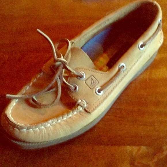 Sperry Boat Shoes- Brown Size 6