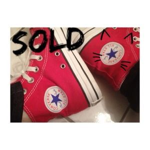 🔴SOLD🔴Red High Top Converse ❤