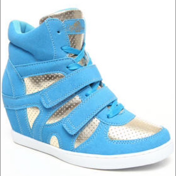 Apple bottoms gold/turquoise wedges