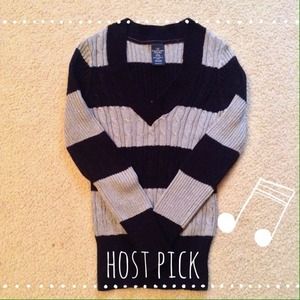 Striped Sweater ❤️Host Pick 10/21❤️