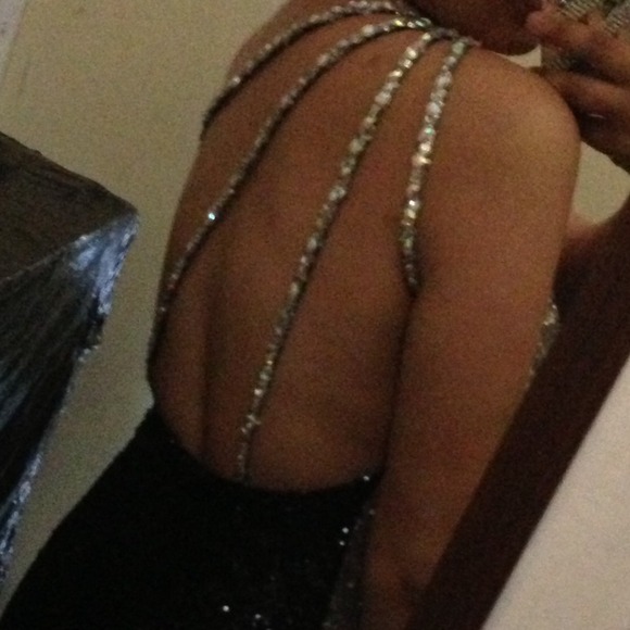 Prom dress - Picture 2 of 3