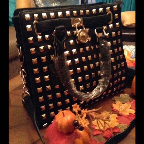 MICHAEL Michael Kors Handbags - BLACK HANDBAG