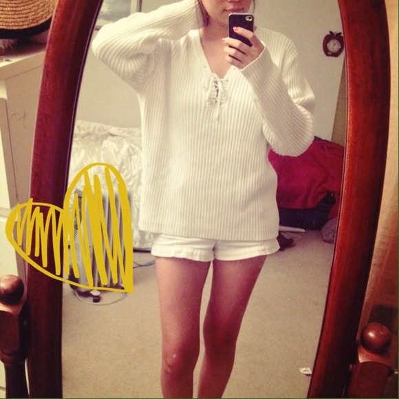 REDUCED⬇️White Oversized Sweater