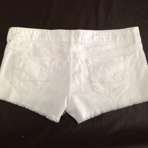 American Eagle white shorts