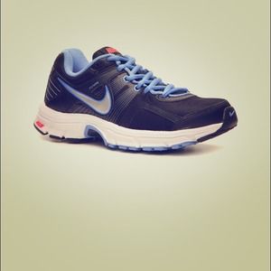 Nike Air Retaliate II Running Shoe - Womens