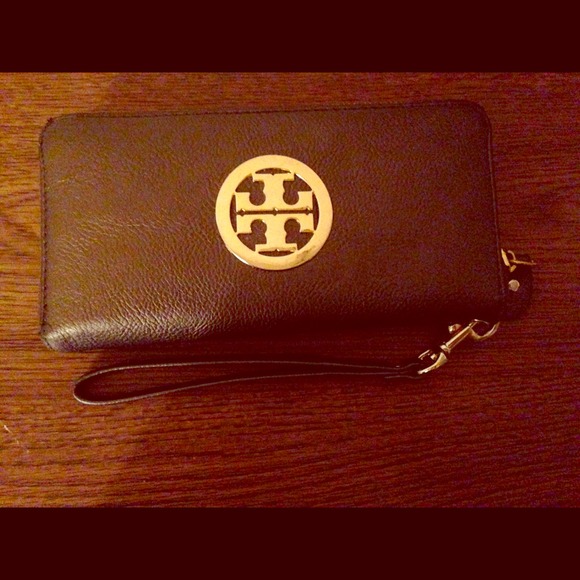 Tory burch wallet