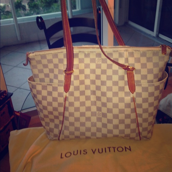 AUTHENTIC  LOUIE VUITTON  DAMIER  AZUR TOTALLY MM