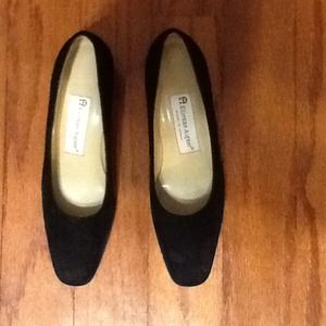 Black Suede Pumps, 7 N, in box.