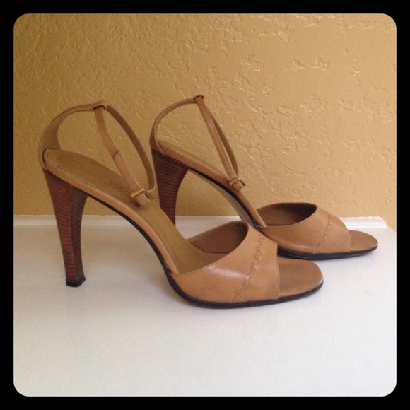 Reserved for Nell - Nude Gucci Heels 👠