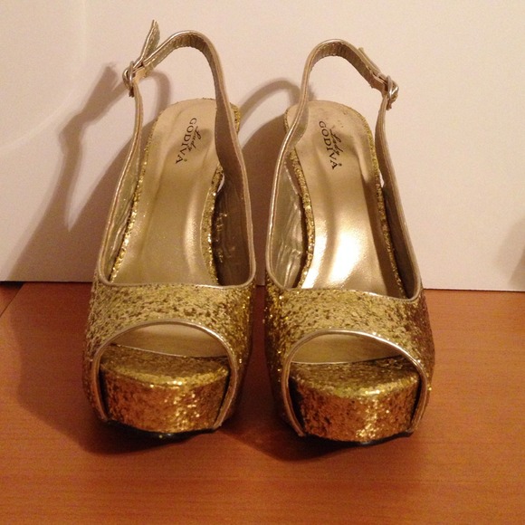 Glittery gold heels (4in), never worn, brand new