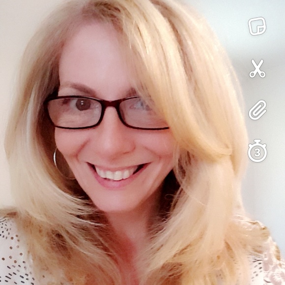 SUGGESTED USER, 3X PARTY HOST & POSH AMBASSADOR - Picture 2 of 2