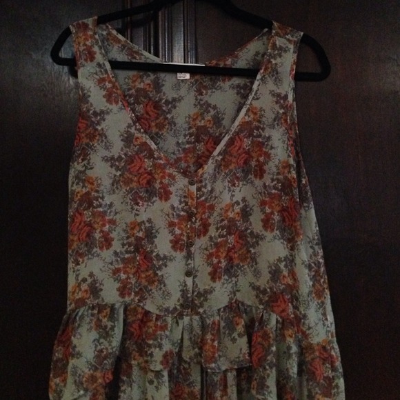 Forever 21 short to long floral top