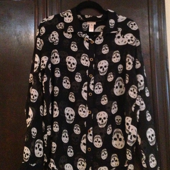 Sheer skull top 💀