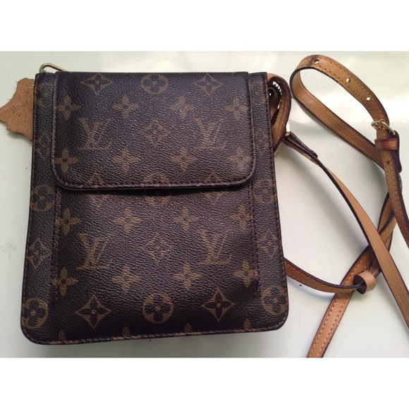 ‼️SOLD‼️Louis Vuitton Cross Body Bag