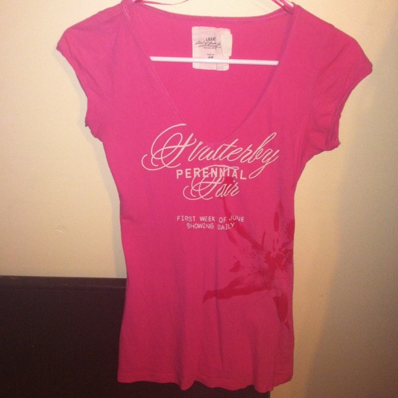 Cute!! Pink v-neck!