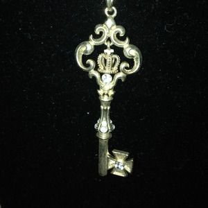 Key necklace gold tone