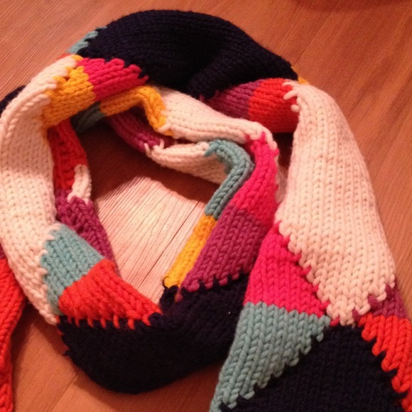 🚫Sold🚫Brand New Kate Spade Scarf 56% Off - Picture 3 of 4