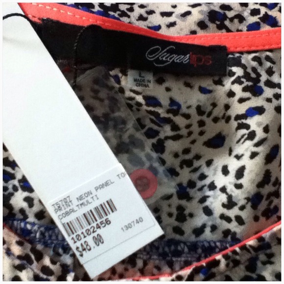 🎊🎉Host Pick🎉🎊✨NWT✨Neon Trim Animal Print Top - Picture 4 of 4