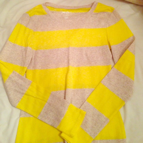 Old Navy long sleeved top
