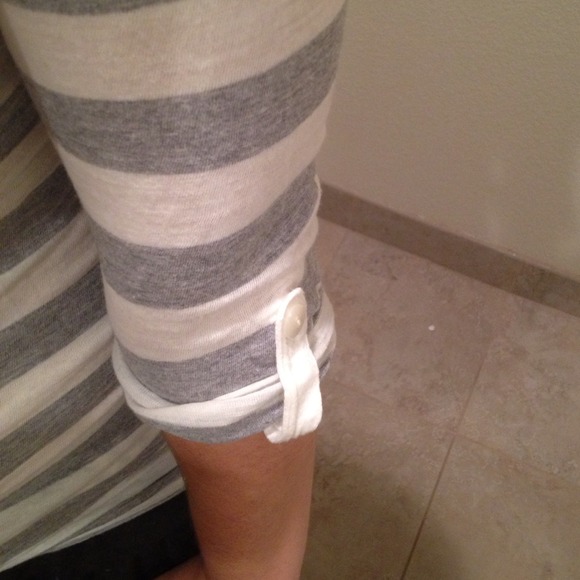 American eagle 3/4 sleeve shirt - Picture 3 of 3