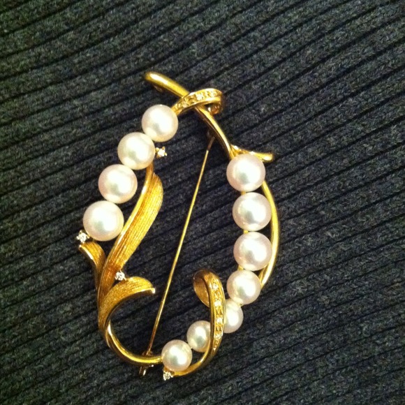 Pearl and Diamond Broach
