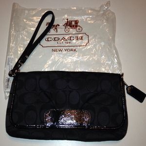Reduced! Coach Sig Sateen Large Flap Wristlet