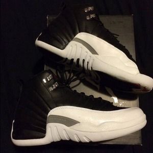 Retro Jordan Playoff 12 GS size
