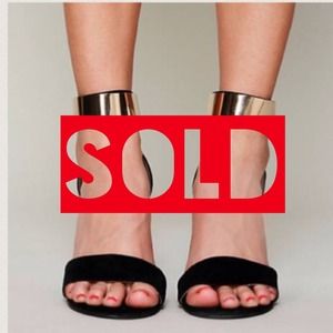 🎉HOST PICK🎉 Jeffrey Campbell metal strap heels