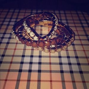 Multi ringed bangle