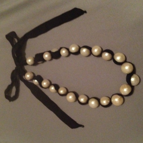 Stella & Dot Jenna Pearl & Ribbon Necklace