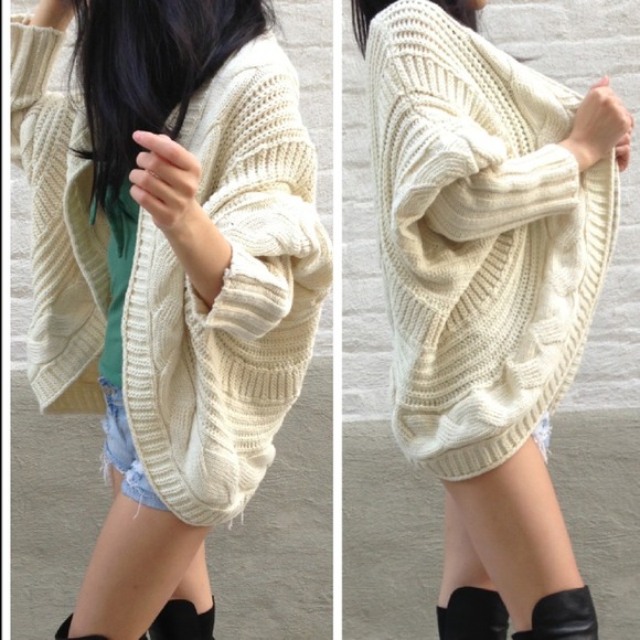 Sweaters - Cream oversized loose sweater