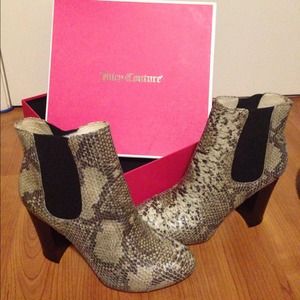 Juicy Couture Boots (new)