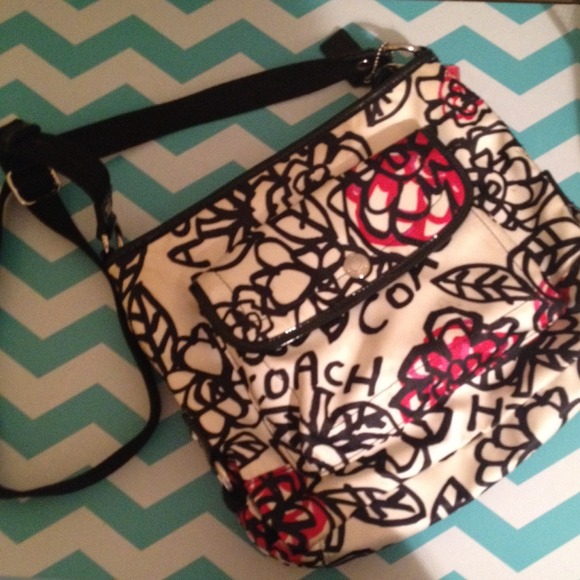 *****SOLD ON EBAY***** Authentic Coach cross body