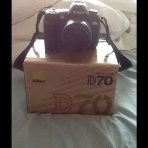 Nikon SLR D70