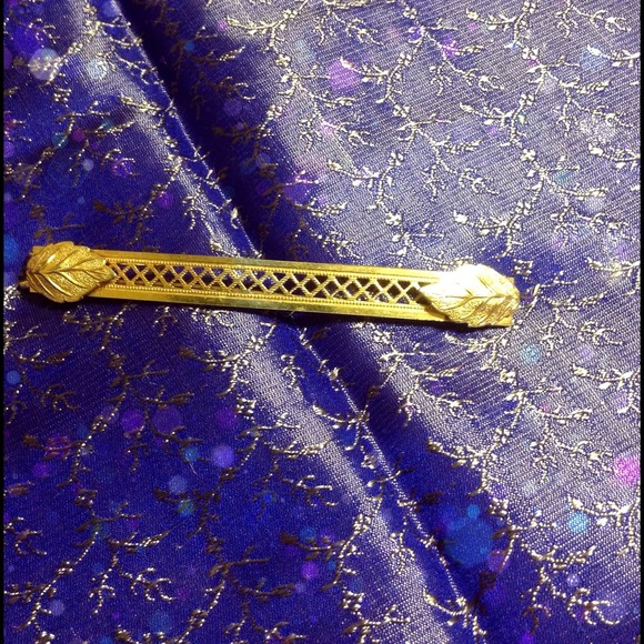 Gold hair broche