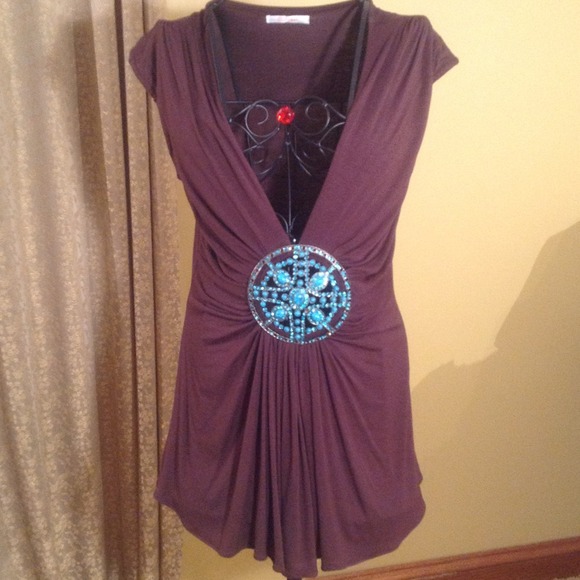 CLOSET Tops - Top with center cluster of crystals