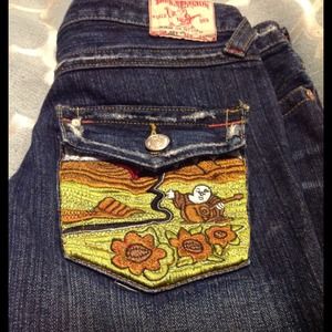 True Religion shorts size 27 like new.