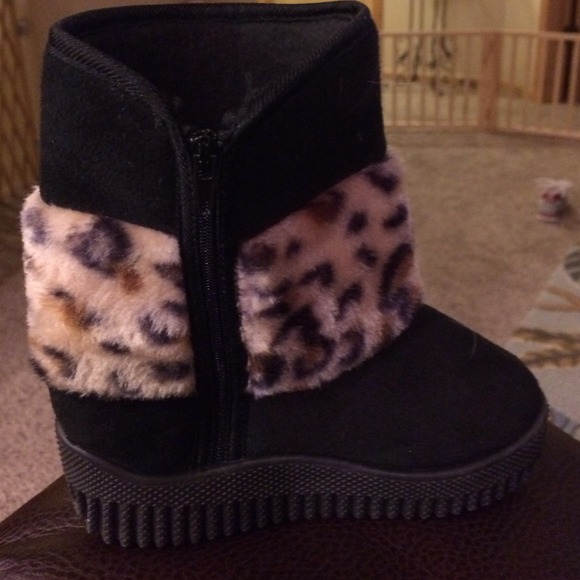 RESERVED Black with leopard faux fur toddler boot - Picture 3 of 4