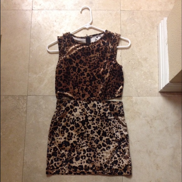HP!!! 🎉🎉🎉Size small UNIF Nightcat dress! - Picture 2 of 2