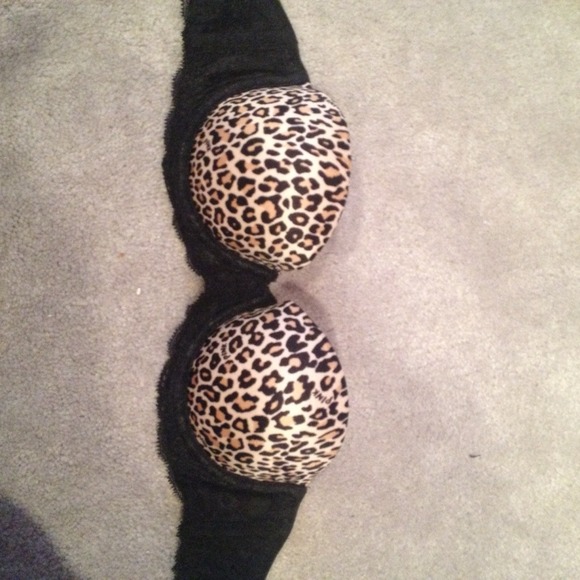 BUNDLE VS BRA REAL TECHIQUES BRUSH AND MAC COVERUP